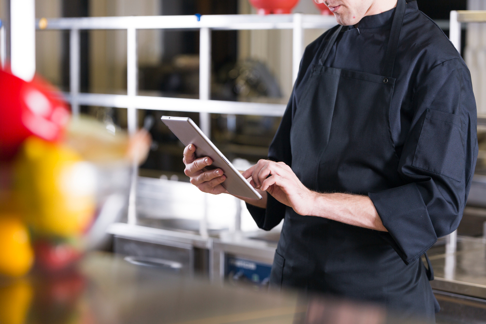 Restaurantes apostam em inteligência artificial para aumentar lucro e fidelizar clientes