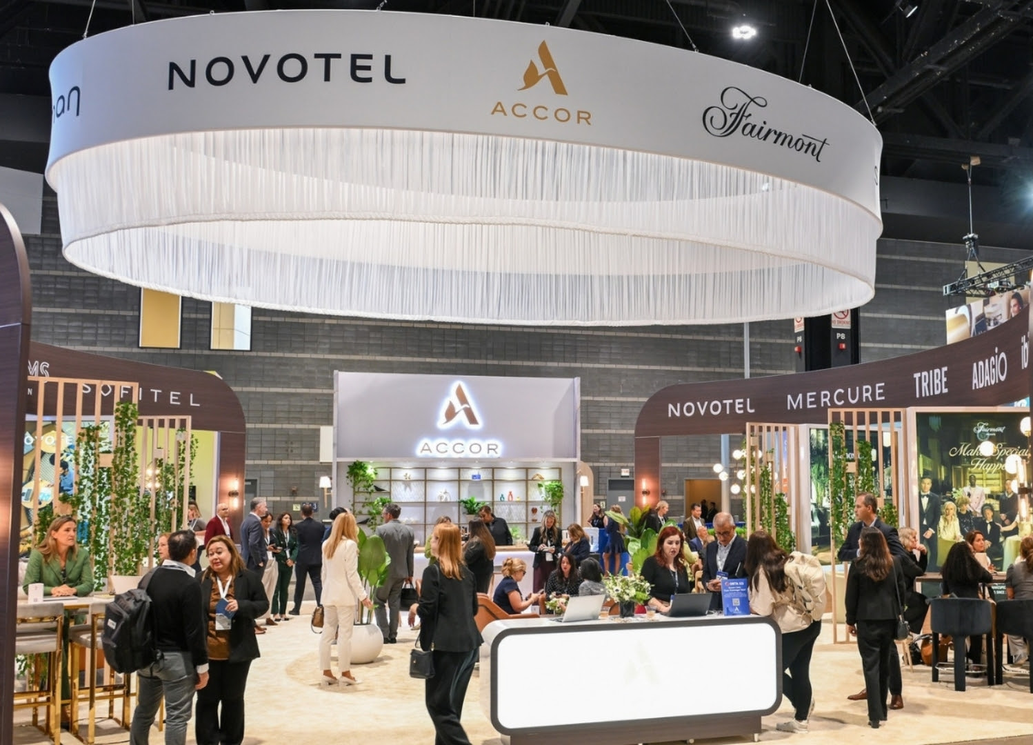 Accor fortalece relacionamento com mercado corporativo durante a GBTA Convention 2026