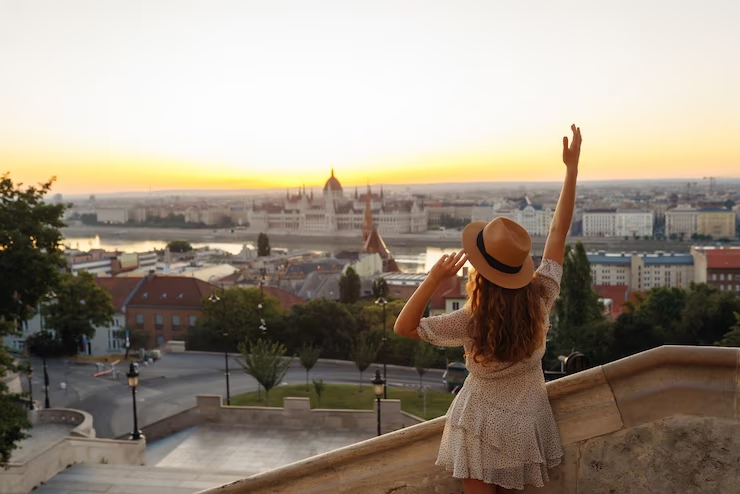 Turismo feminino: 15% das mulheres viajaram sozinhas no último ano, aponta pesquisa