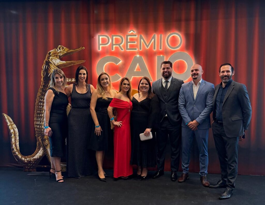 Hot Beach Parques &amp; Resorts conquista Jacaré de Prata no Prêmio Caio 2025 e celebra reconhecimento nacional em eventos