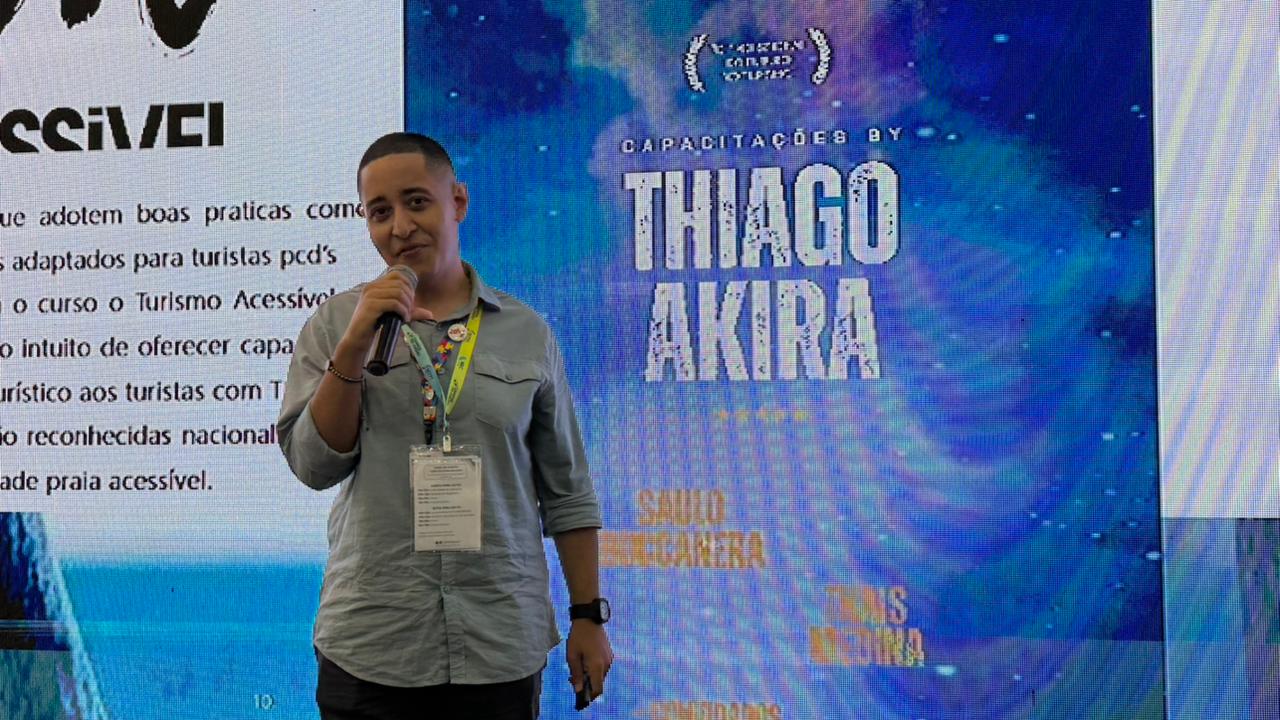 Palestrante autista fala sobre turismo inclusivo no BTM 2025 e reforça desafios de acessibilidade no setor