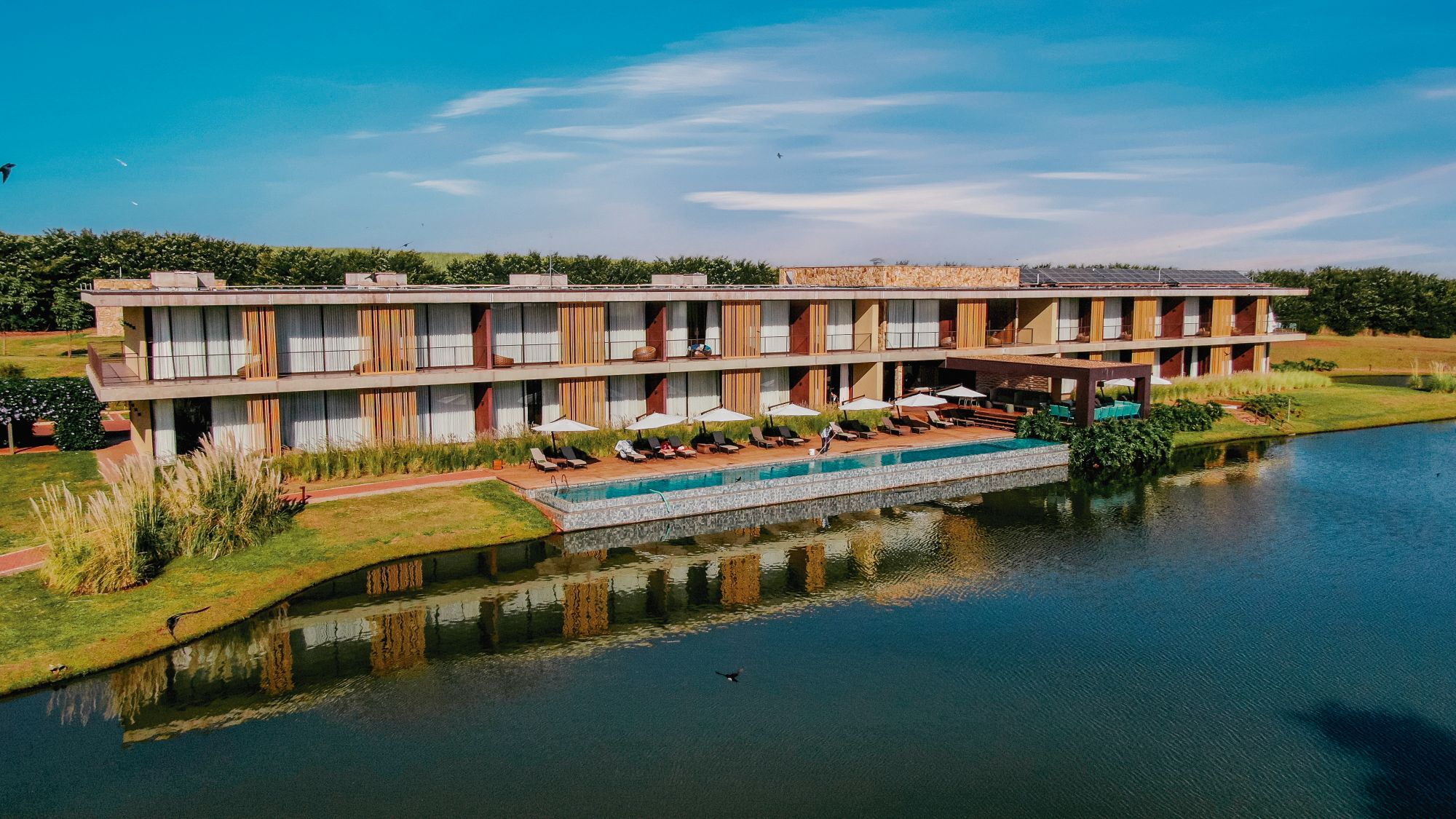 Clara Dourado Resort conquista três títulos internacionais no Sustainable Luxury Awards 2025