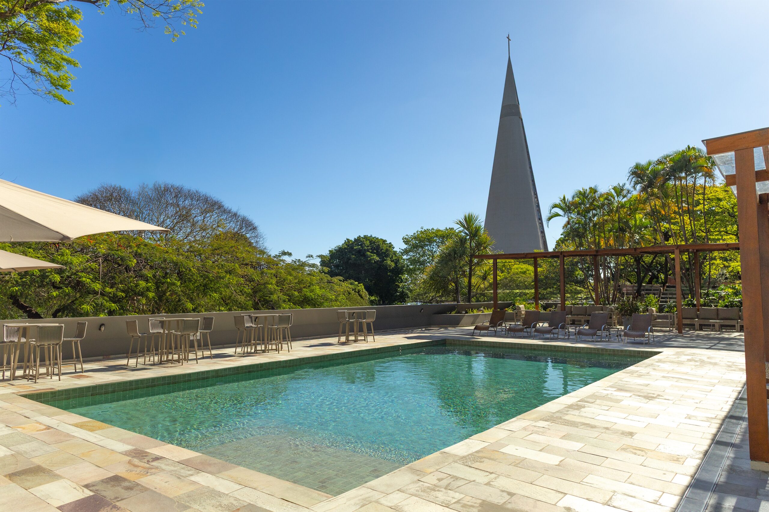 Rede Deville investe R$ 6 milhões no relançamento do hotel em Maringá